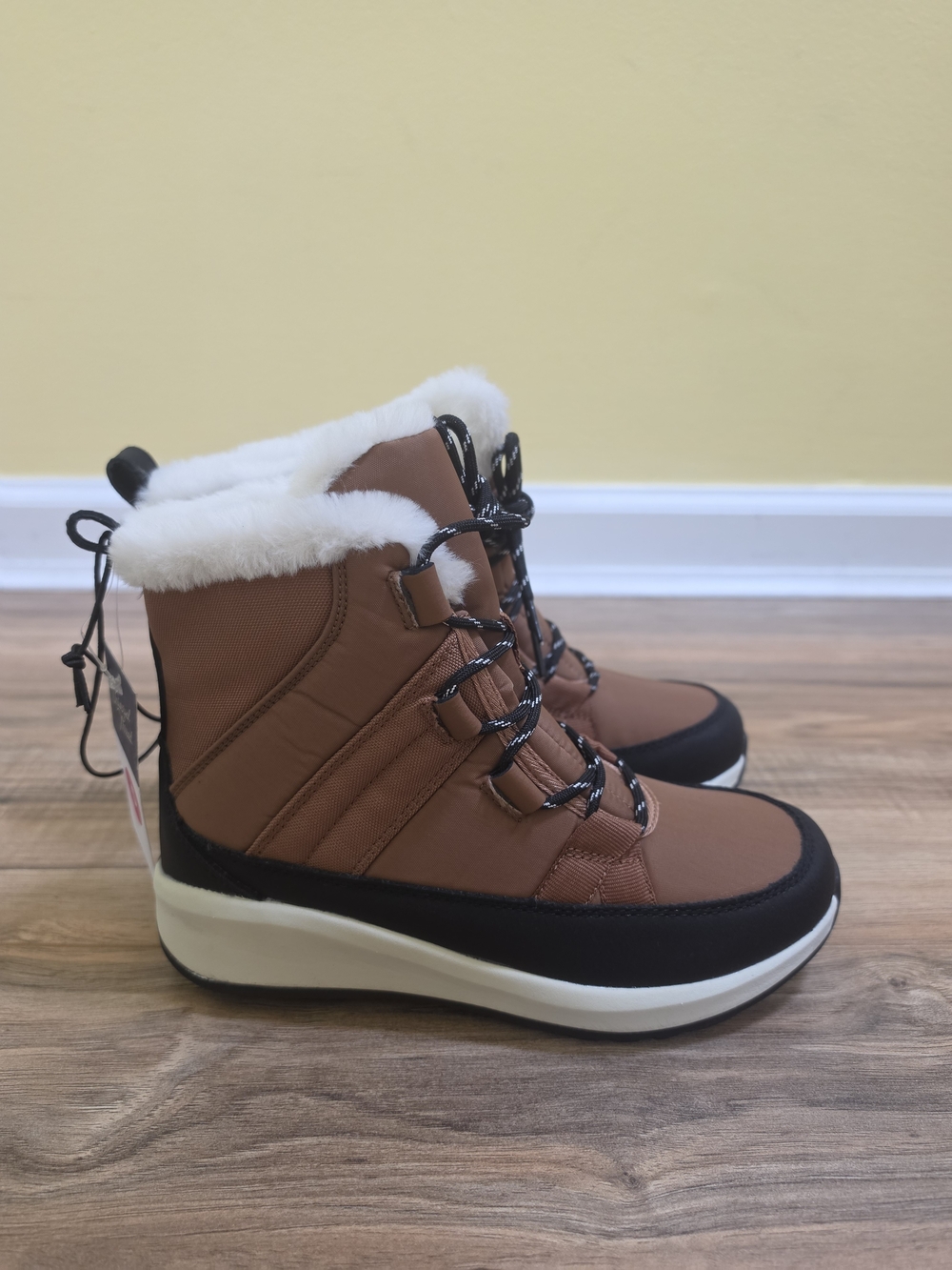 Universal Thread BROWN/ADK20 Calysta, big girl, size 5 boots